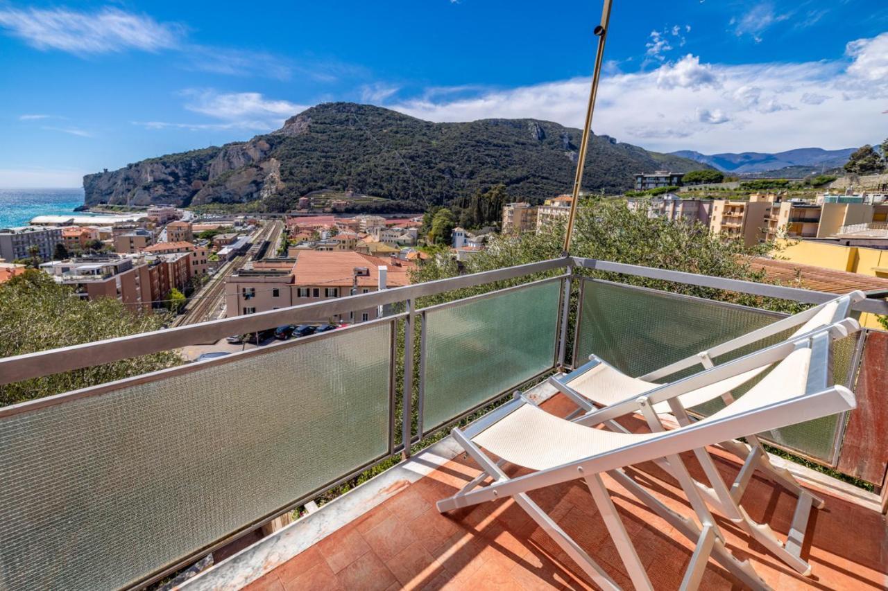 Casa Matilde - Appartamento Vista Mare - Con Posto Auto Finale Ligure Luaran gambar