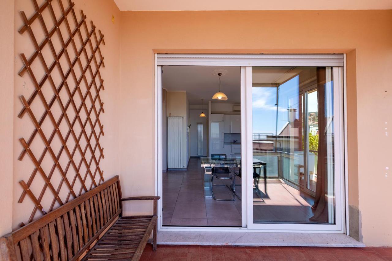 Casa Matilde - Appartamento Vista Mare - Con Posto Auto Finale Ligure Luaran gambar
