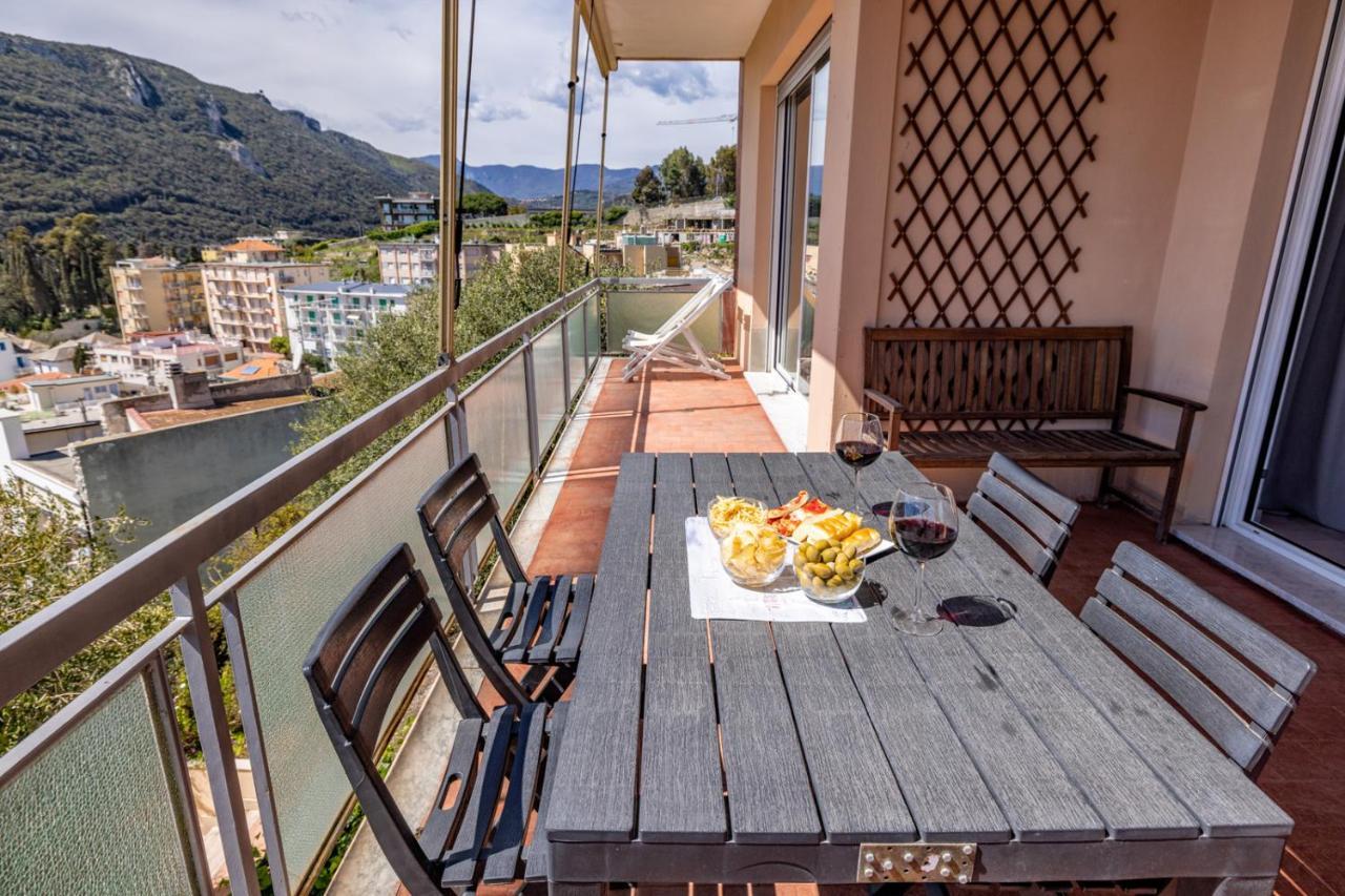 Casa Matilde - Appartamento Vista Mare - Con Posto Auto Finale Ligure Luaran gambar